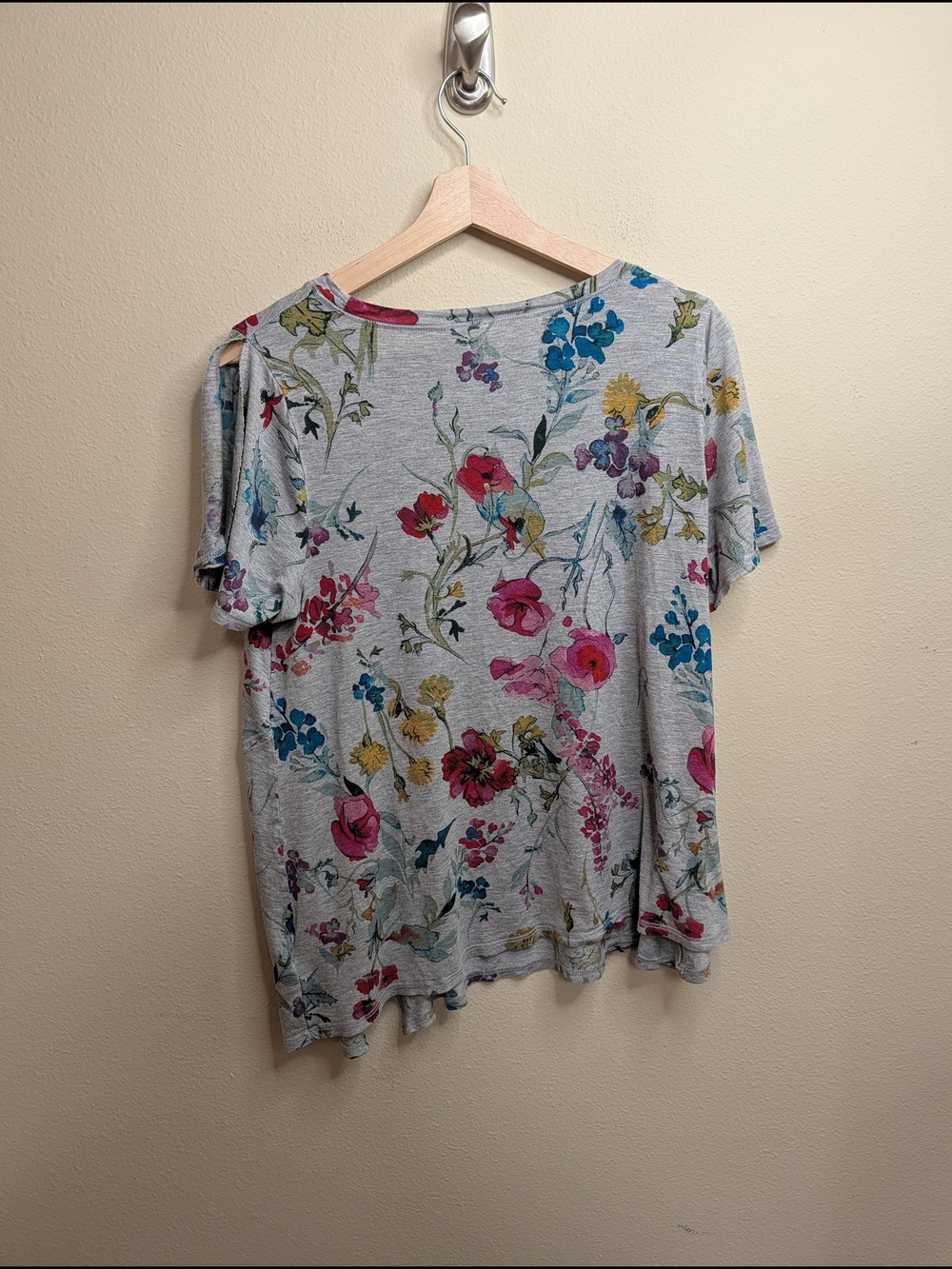 Rachel Rachel Roy Floral Top Size 1X Plus Gray Watercolor Botanical Print - Picture 7 of 8